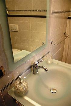 Guest house Le Divine - Reception Via Xxv Aprile 5 Levanto