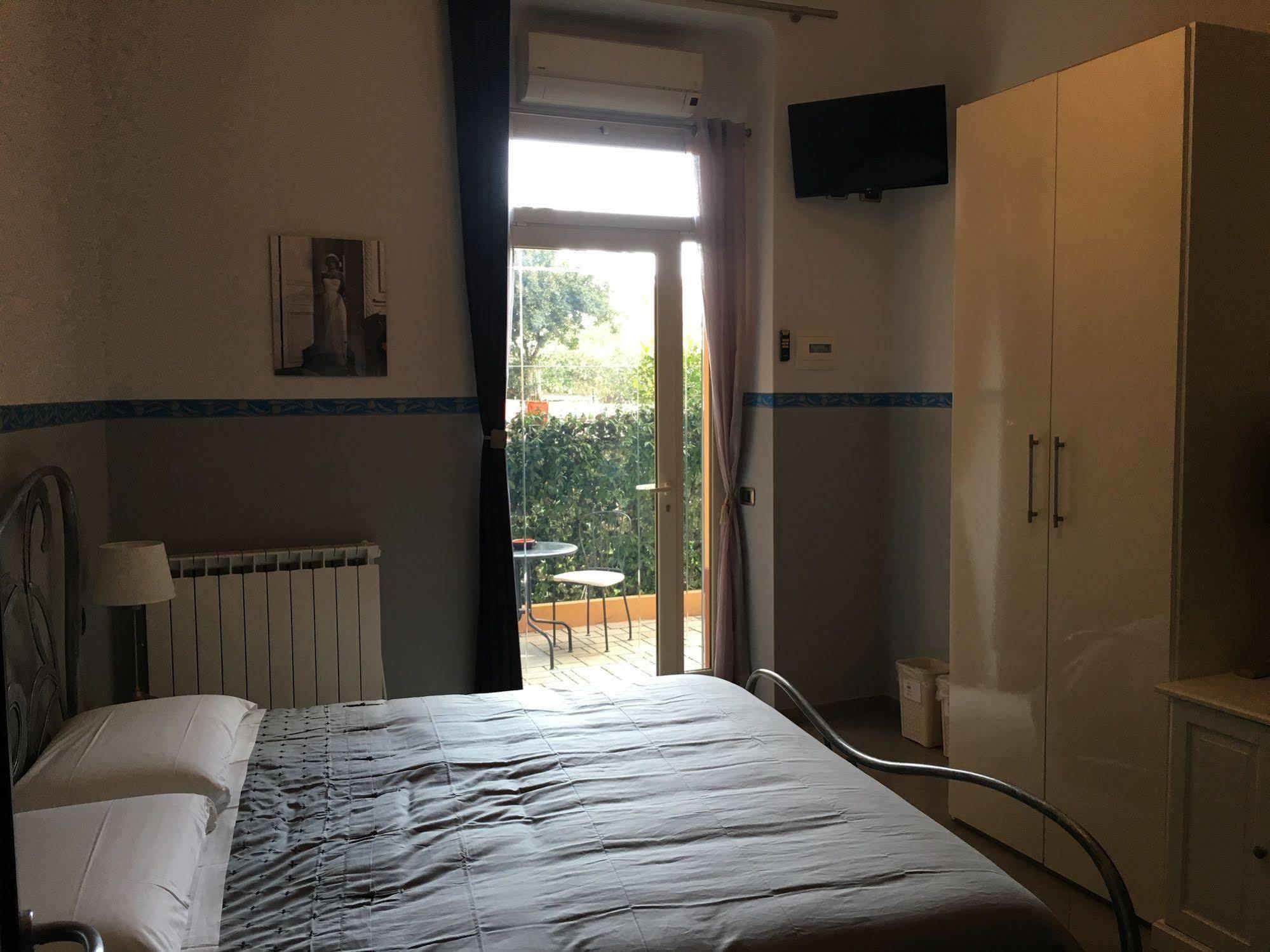 Le Divine - Reception Via Xxv Aprile 5 Guest house 3*