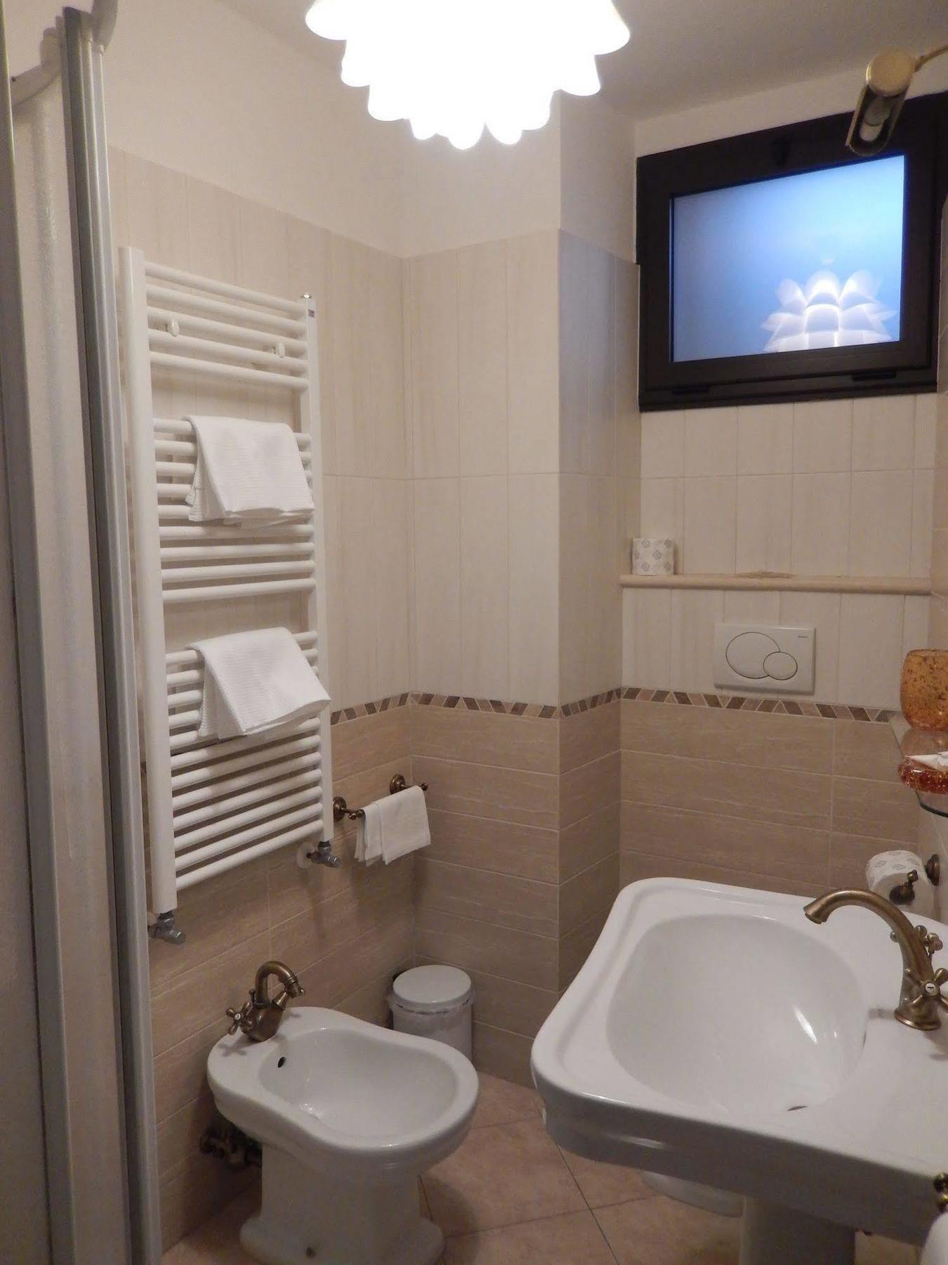 Guest house Le Divine - Reception Via Xxv Aprile 5