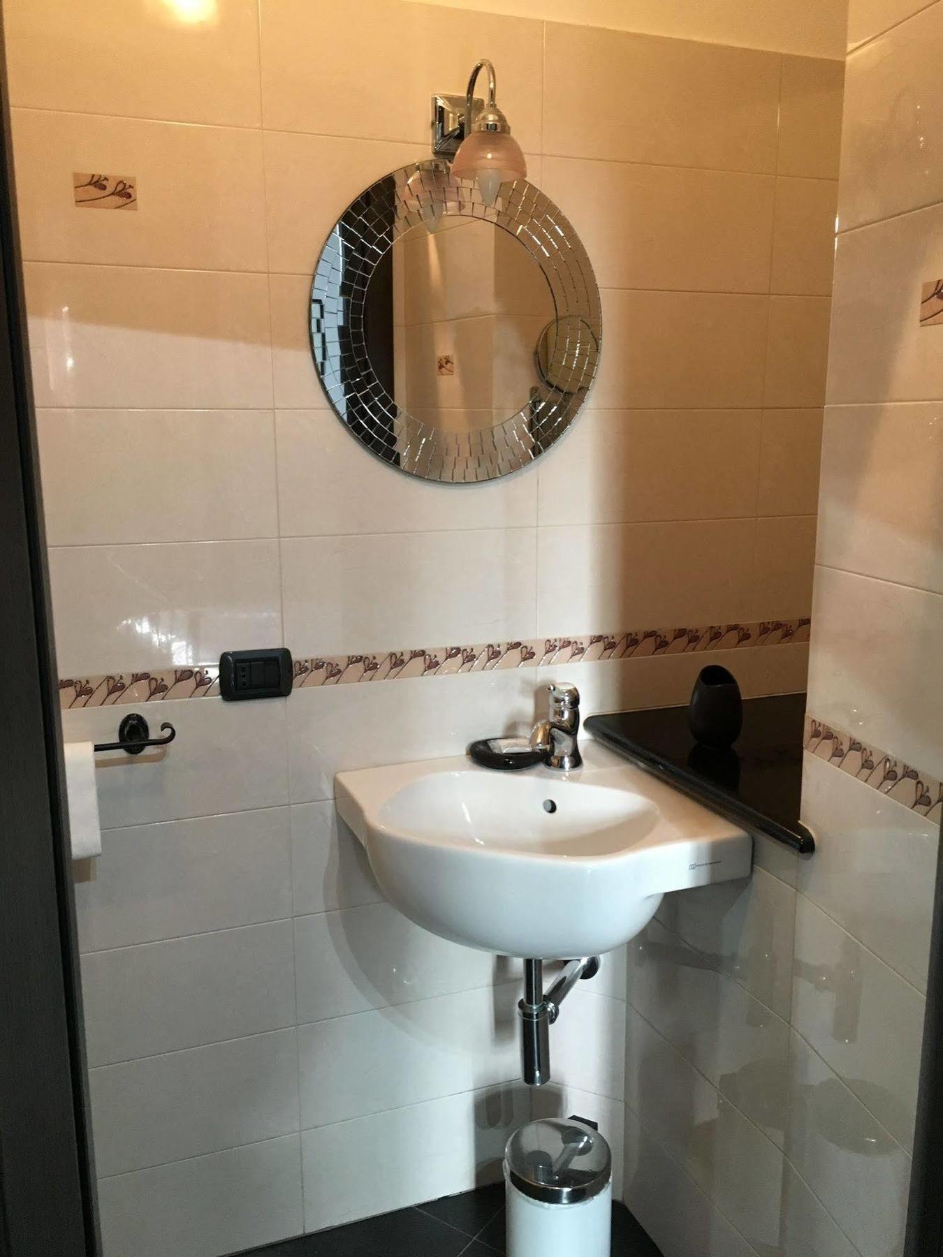 Le Divine - Reception Via Xxv Aprile 5 Guest house