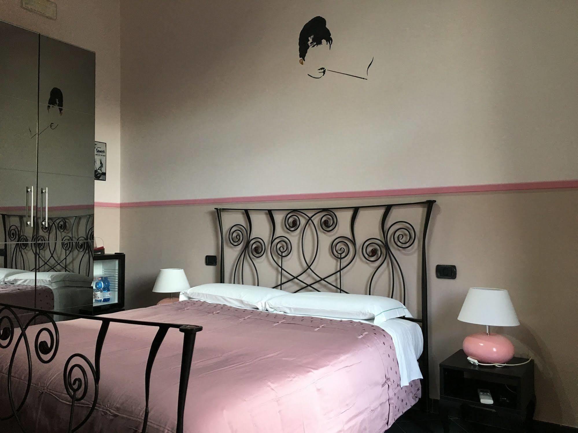 Guest house Le Divine - Reception Via Xxv Aprile 5 3*