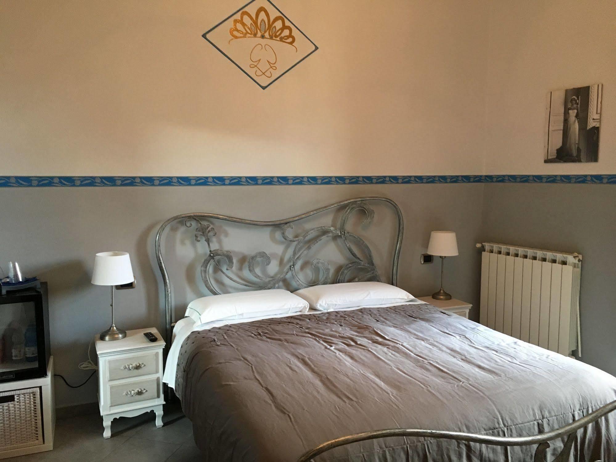 Le Divine - Reception Via Xxv Aprile 5 Guest house